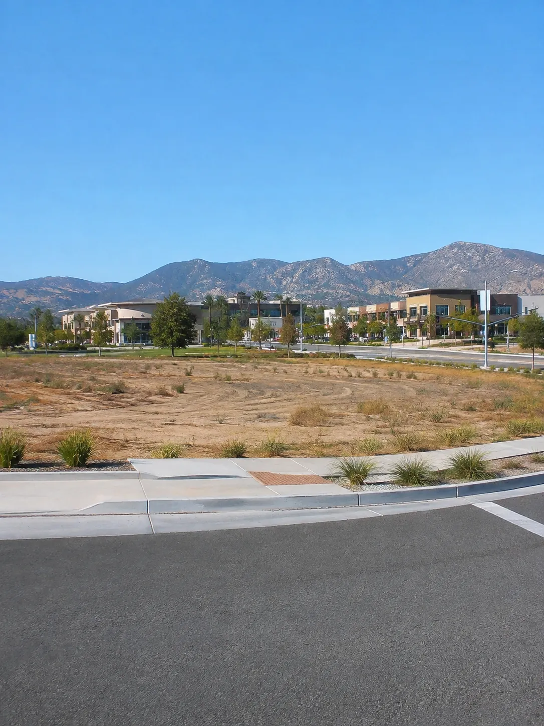 Commercial land parcel in California near surrounding commercial development